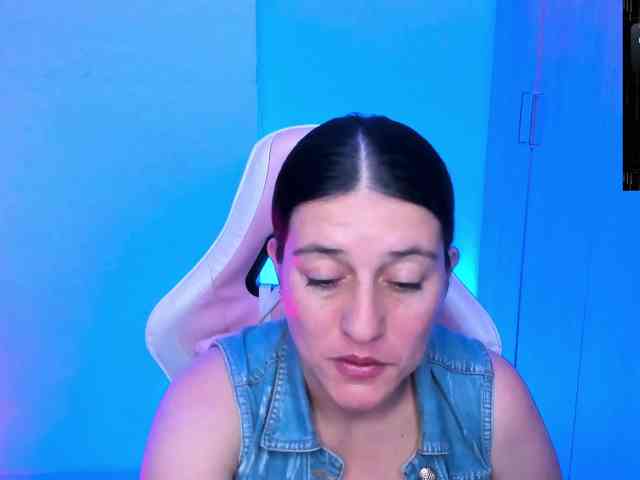 Saskyaajohnson webcam