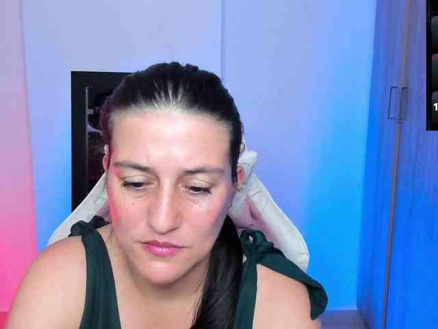 Saskyaajohnson webcam