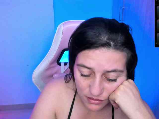 Saskyaajohnson webcam