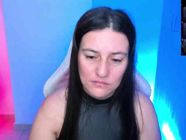 Saskyaajohnson webcam