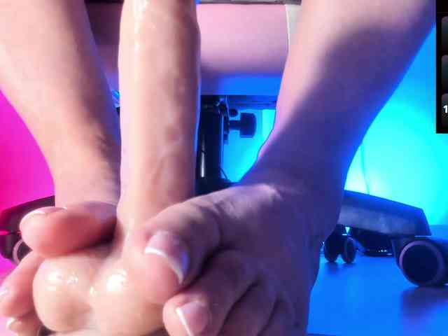 Saskyaajohnson webcam