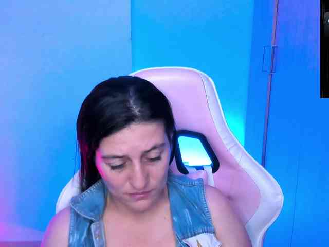 Saskyaajohnson webcam