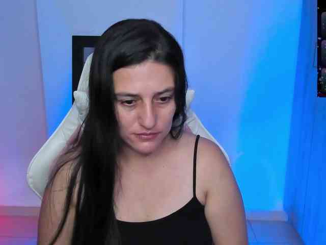 Saskyaajohnson webcam