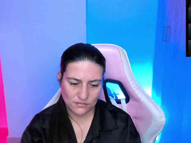 Saskyaajohnson webcam