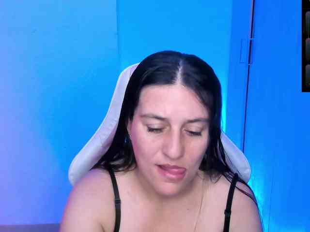 Saskyaajohnson webcam