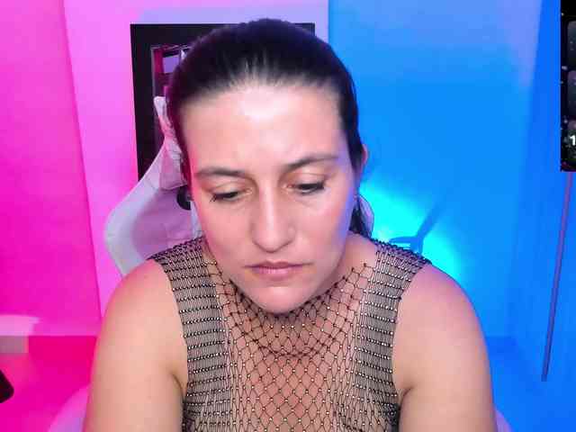 Saskyaajohnson webcam