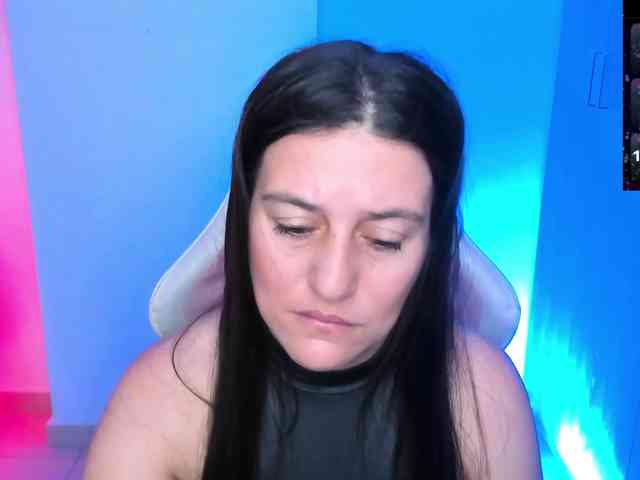 Saskyaajohnson webcam