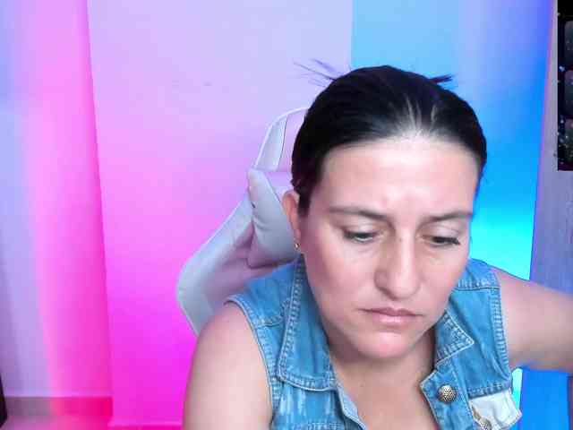 Saskyaajohnson webcam