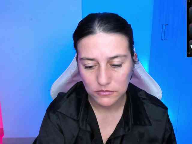 Saskyaajohnson webcam