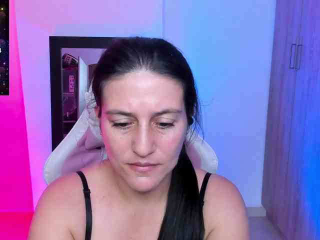 Saskyaajohnson webcam