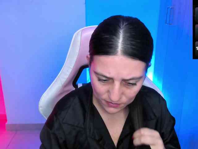 Saskyaajohnson webcam