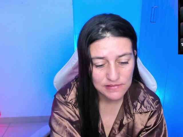 Saskyaajohnson Live Webcam on BongaCams