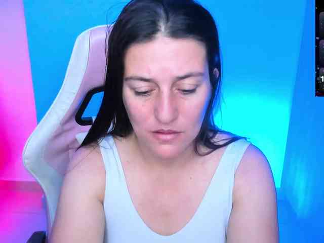 Saskyaajohnson webcam