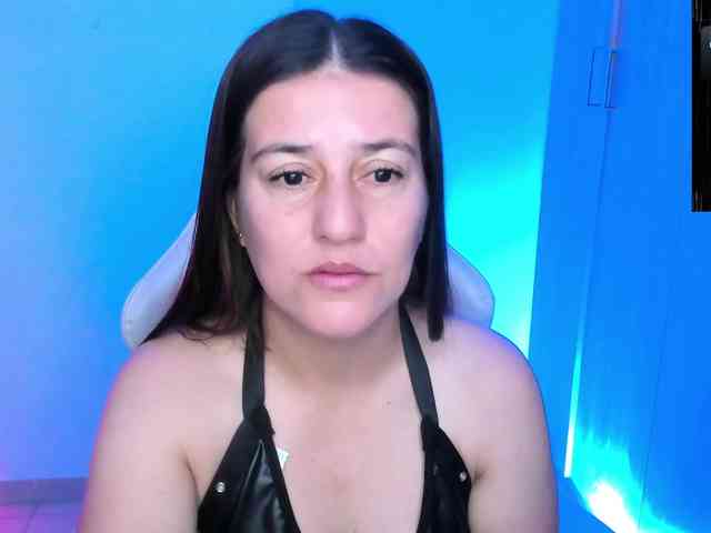 Saskyaajohnson webcam