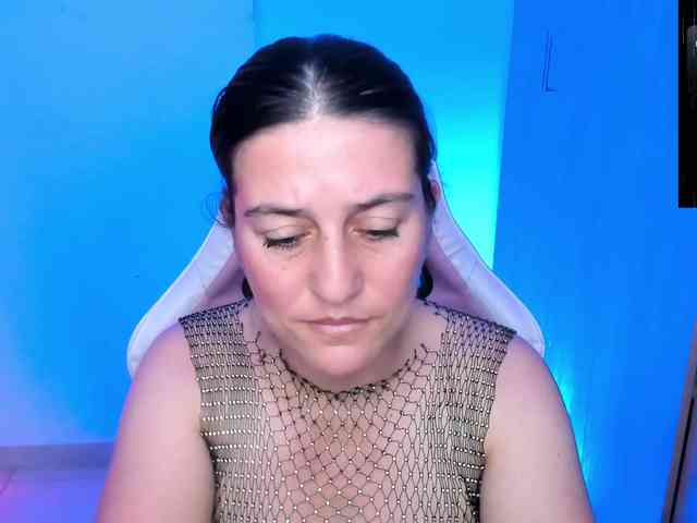 Saskyaajohnson webcam