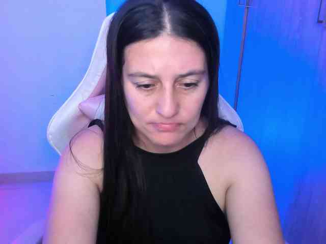 Saskyaajohnson Live Webcam on BongaCams