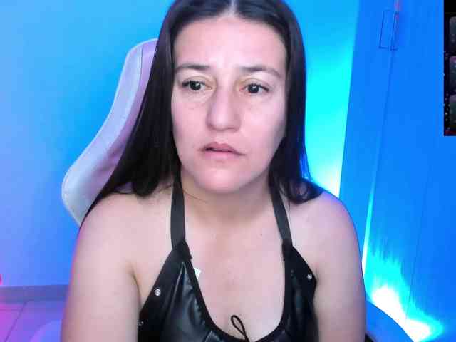 Saskyaajohnson webcam