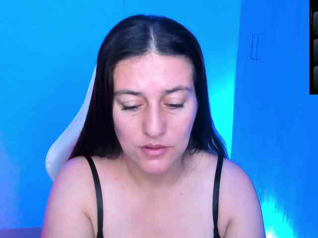 Saskyaajohnson webcam