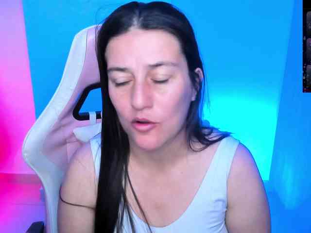 Saskyaajohnson webcam