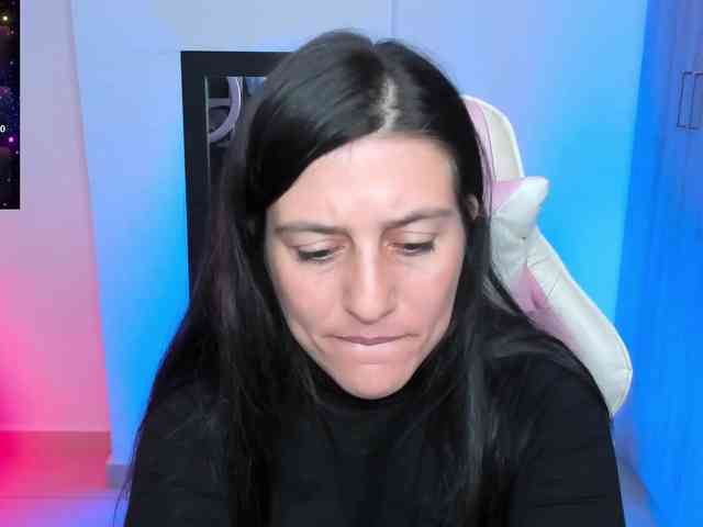 Saskyaajohnson webcam