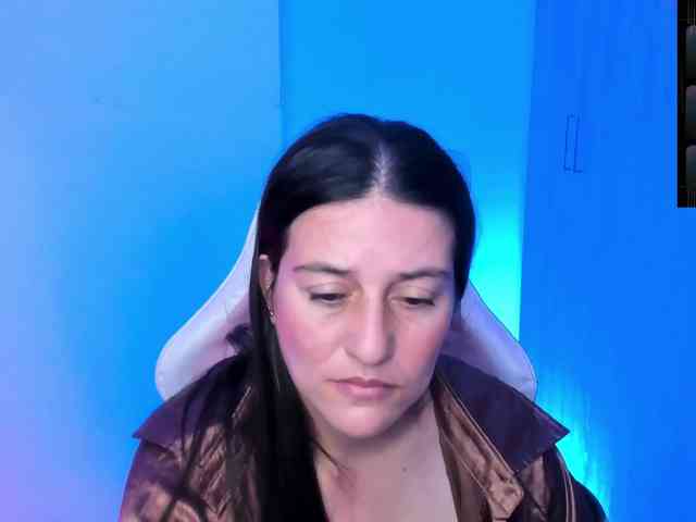 Saskyaajohnson webcam