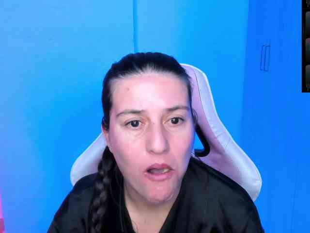 Saskyaajohnson webcam