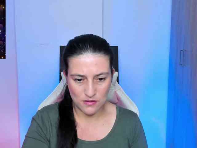 Saskyaajohnson webcam