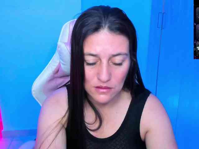 Saskyaajohnson webcam