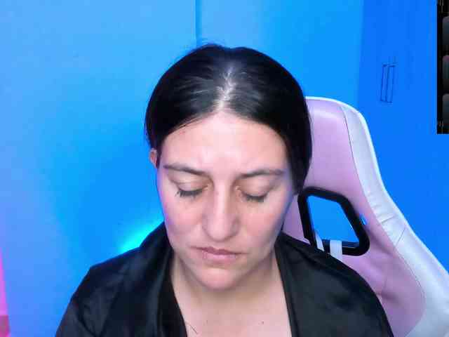 Saskyaajohnson webcam