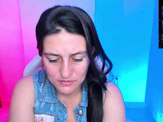 Saskyaajohnson webcam