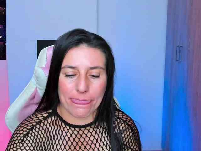 Saskyaajohnson webcam
