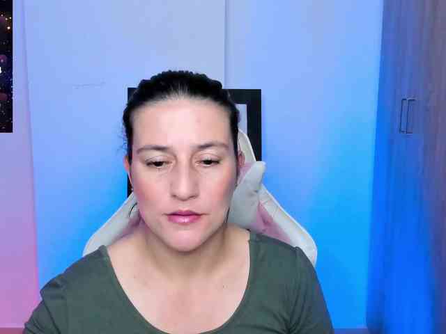 Saskyaajohnson webcam