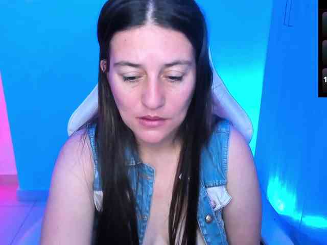 Saskyaajohnson webcam