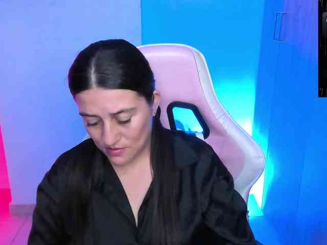 Saskyaajohnson webcam