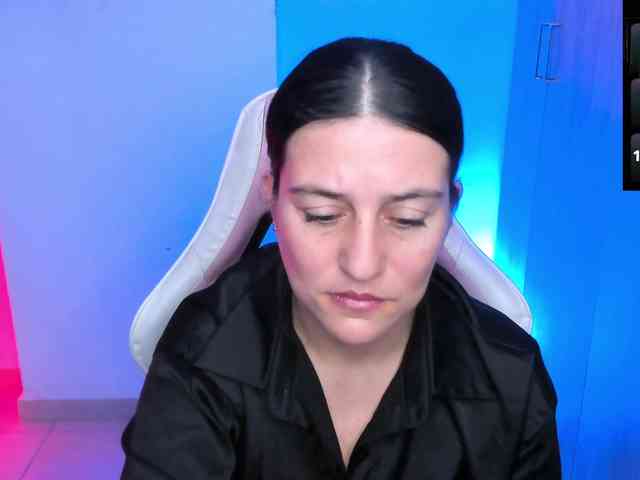 Saskyaajohnson webcam