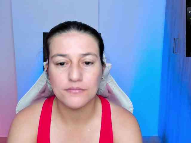 Saskyaajohnson webcam