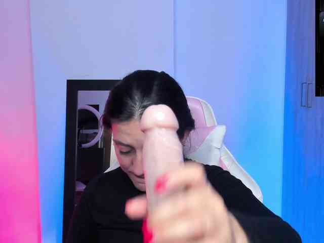 Saskyaajohnson webcam