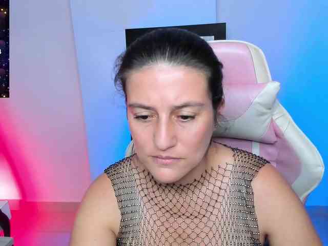 Saskyaajohnson webcam