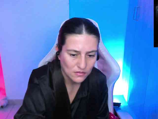 Saskyaajohnson webcam