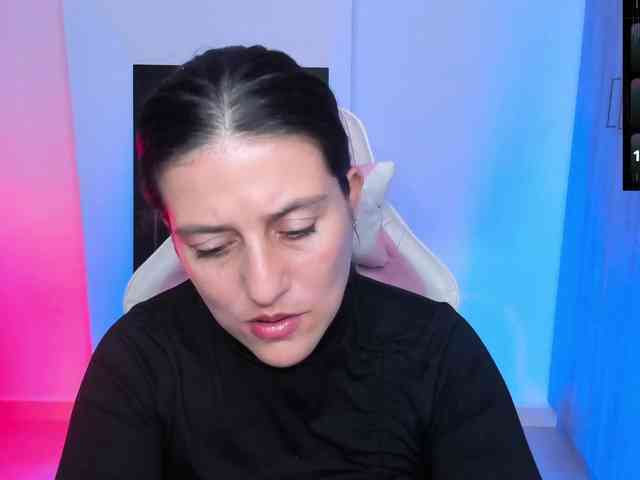 Saskyaajohnson webcam