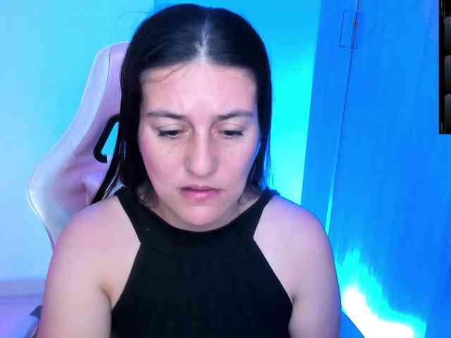 Saskyaajohnson webcam