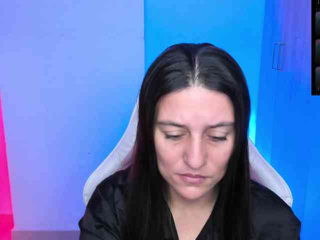 Saskyaajohnson webcam