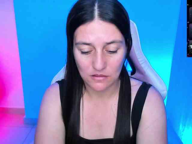 Saskyaajohnson webcam