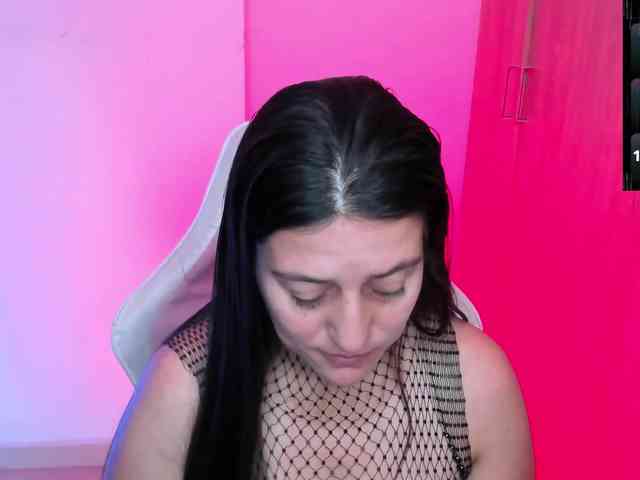 Saskyaajohnson Live Webcam on BongaCams