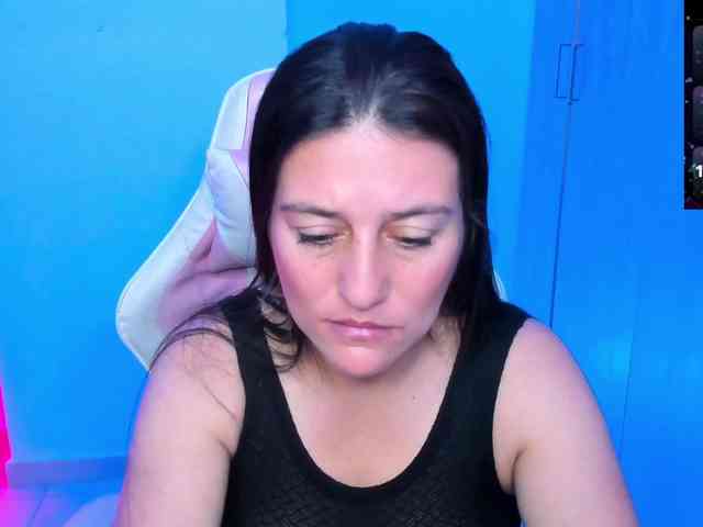 Saskyaajohnson webcam