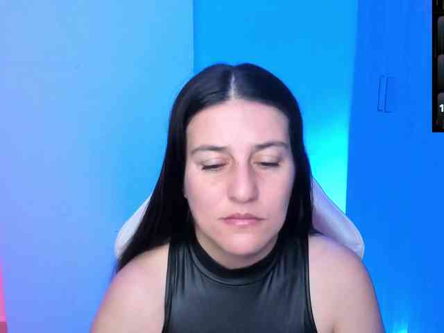 Saskyaajohnson webcam