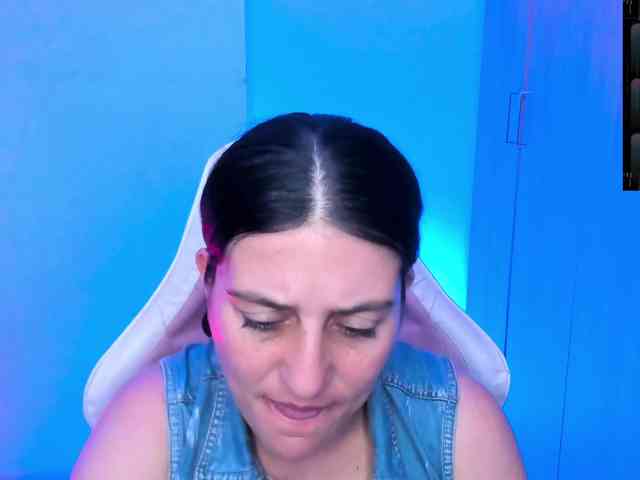 Saskyaajohnson webcam