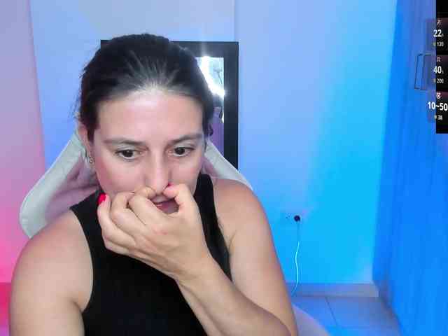 Saskyaajohnson webcam