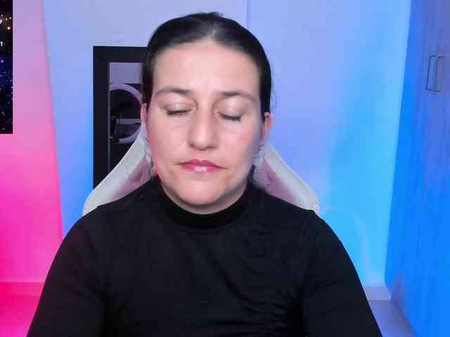 Saskyaajohnson webcam