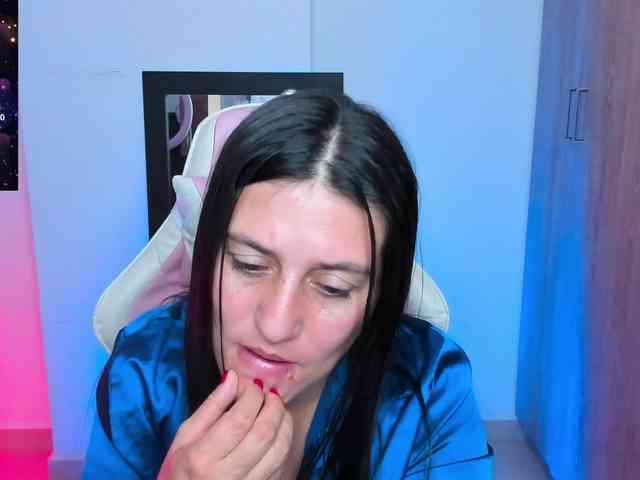 Saskyaajohnson webcam